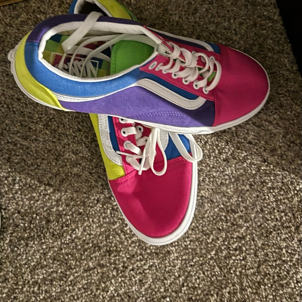 Vans, Adidas